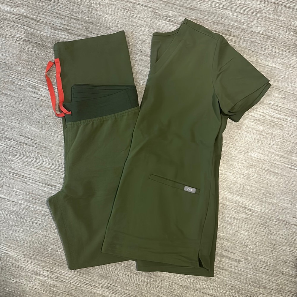 Figs scrub set - olive green